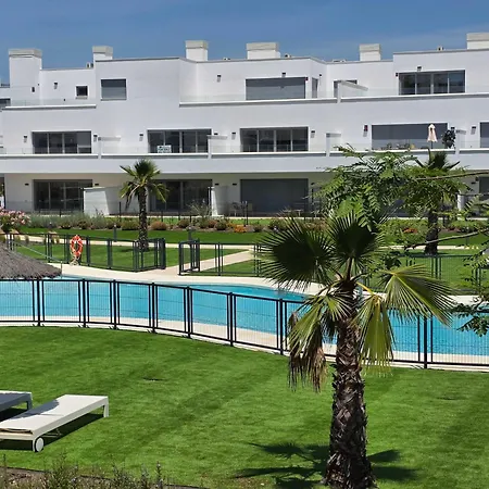 Pool - 3 Min To - Free Parking - Fenced Yard