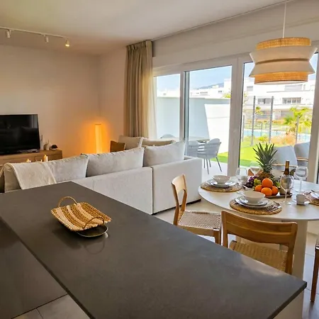 Apartmán Pool - 3 Min To - Free Parking - Fenced Yard