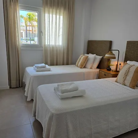 Apartamento Pool - 3 Min To - Free Parking - Fenced Yard