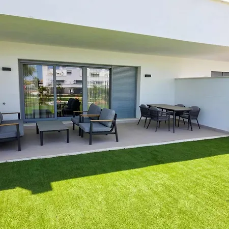 Pool - 3 Min To - Free Parking - Fenced Yard *