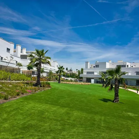 Apartmán Pool - 3 Min To - Free Parking - Fenced Yard