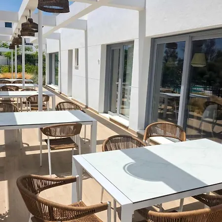 Pool - 3 Min To - Free Parking - Fenced Yard Apartmán Estepona